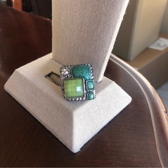 Jewelry - Western Style Stretchy Ring Size 5.5